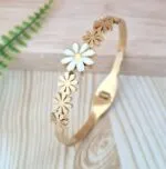 Personalized Titanium Steel Flower Bracelet for Women – Stylish Stainless Steel Jewelry