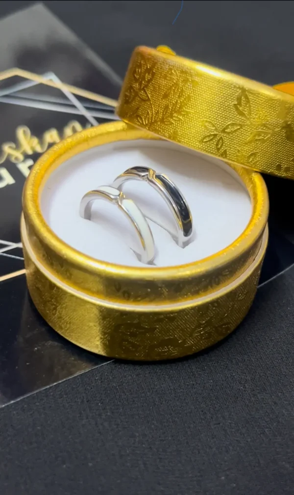 White & Black Premium Couple Ring with Gift Box – Romantic Unisex Jewelry