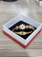Personalized Titanium Steel Flower Bracelet for Women – Stylish Stainless Steel Jewelry - Image 3